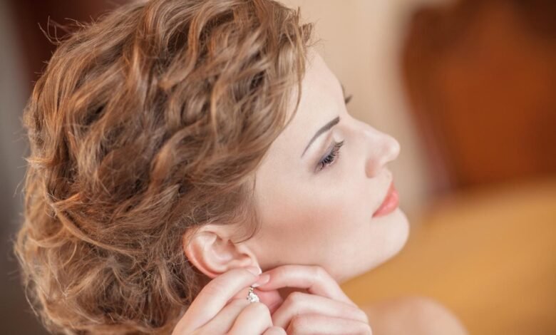 3 Simple and Stylish Tips for Wearing Jewelry 1 image1 3