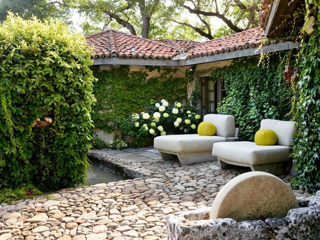 How to Transform Your Backyard into an Entertainer's Dream Space 2 Backyard