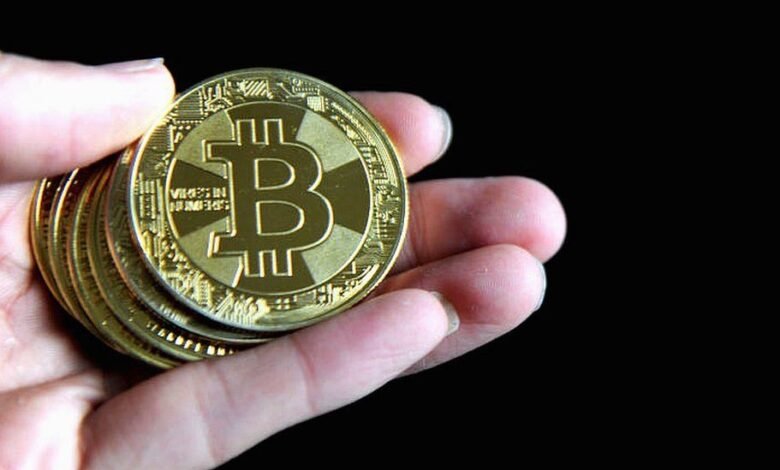 The History of Bitcoin and the Game of Poker 1 Bitcoin