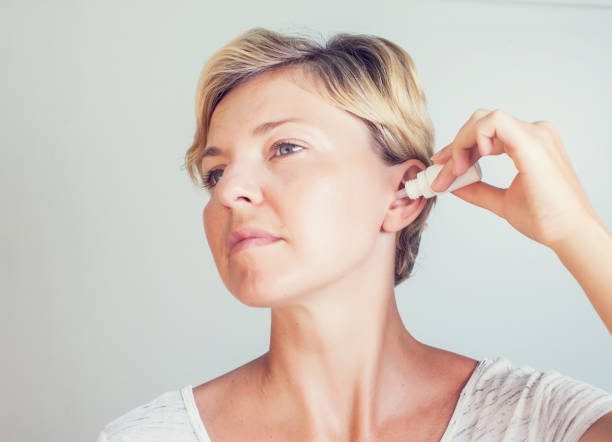11 Best Essential Oils For Ear Infection <em>| </em>How to use and Safety Precautions 1 essential oils